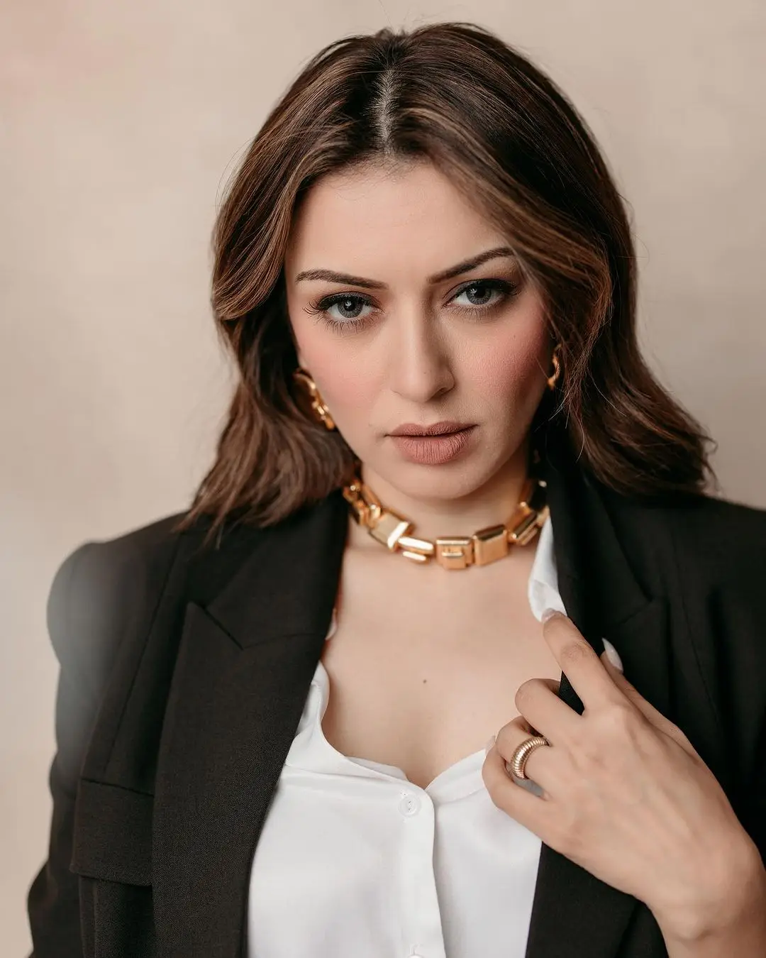 TAMIL ACTRESS HANSIKA MOTWANI IMAGES IN BLACK COLOR PANT WHITE TOP 9